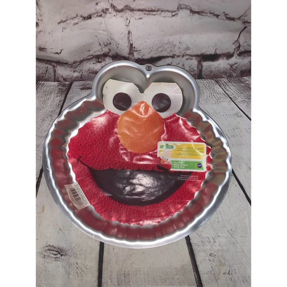 Wilton Elmo cake pan - Picture 1 of 3
